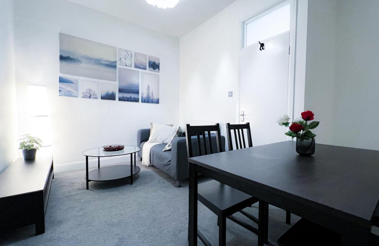 Stylish 3 Bed Flat With Garden Apartment Лондон Екстериор снимка